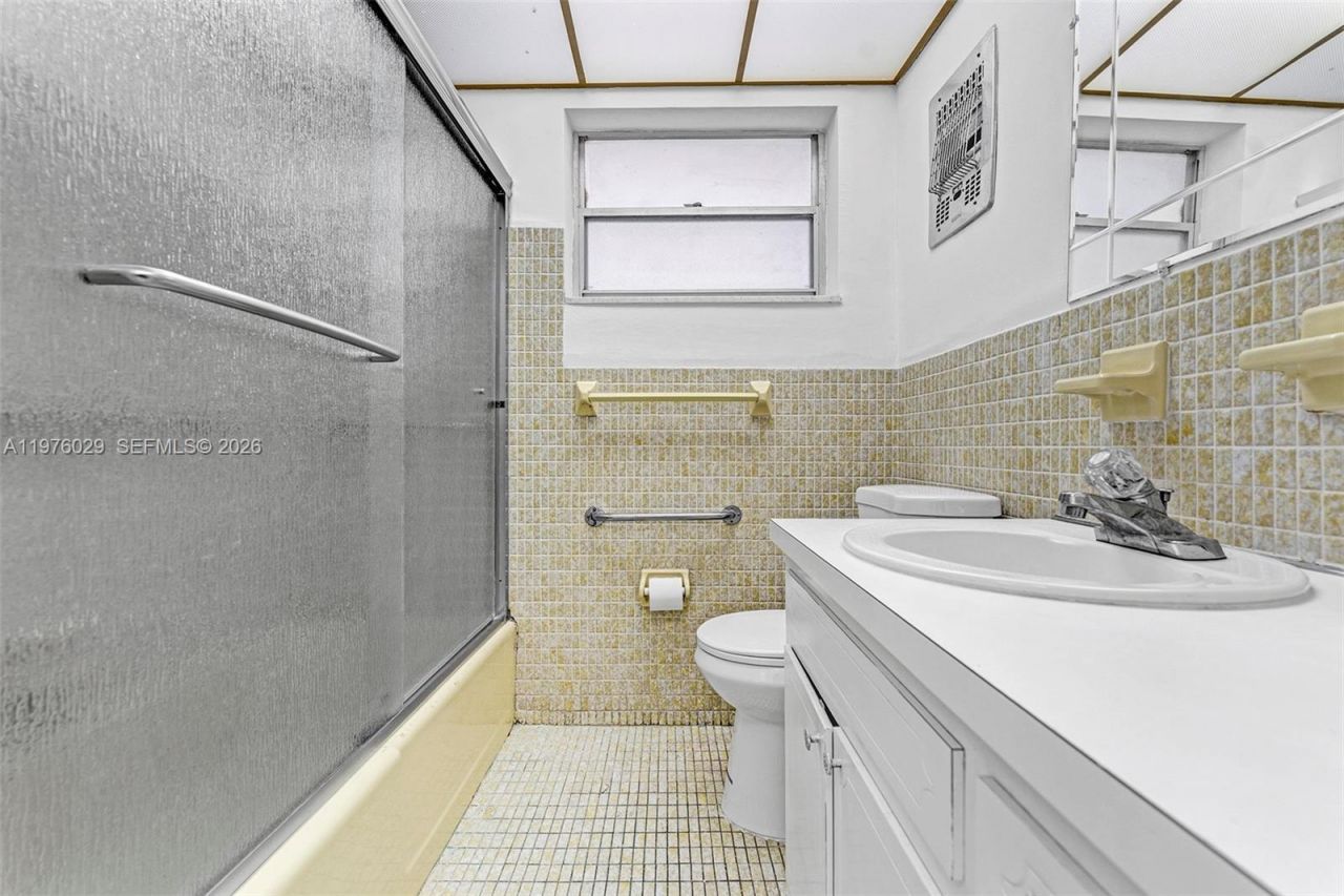 330 SE 2nd St , Unit 103G, Hallandale Beach, FL 33009 Photo