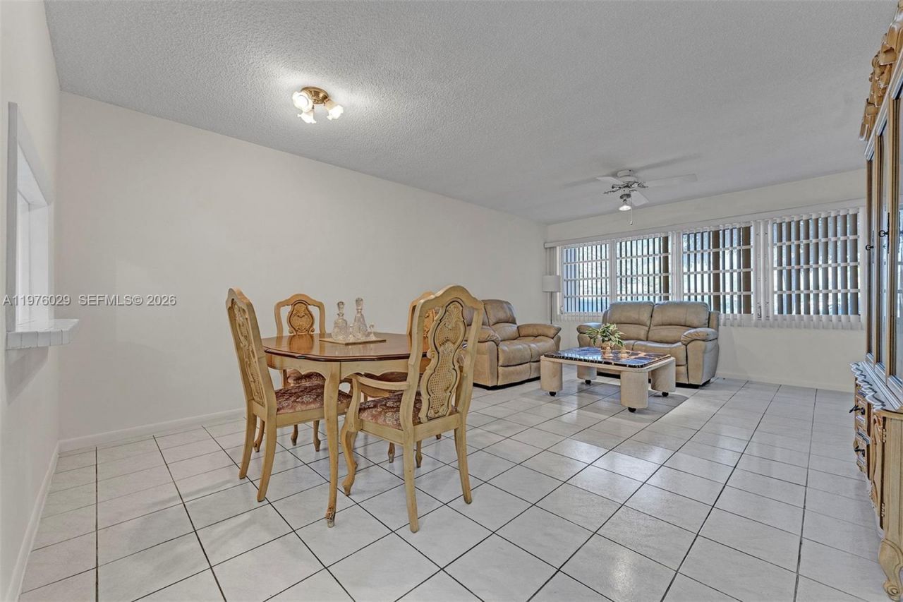 330 SE 2nd St , Unit 103G, Hallandale Beach, FL 33009 Photo