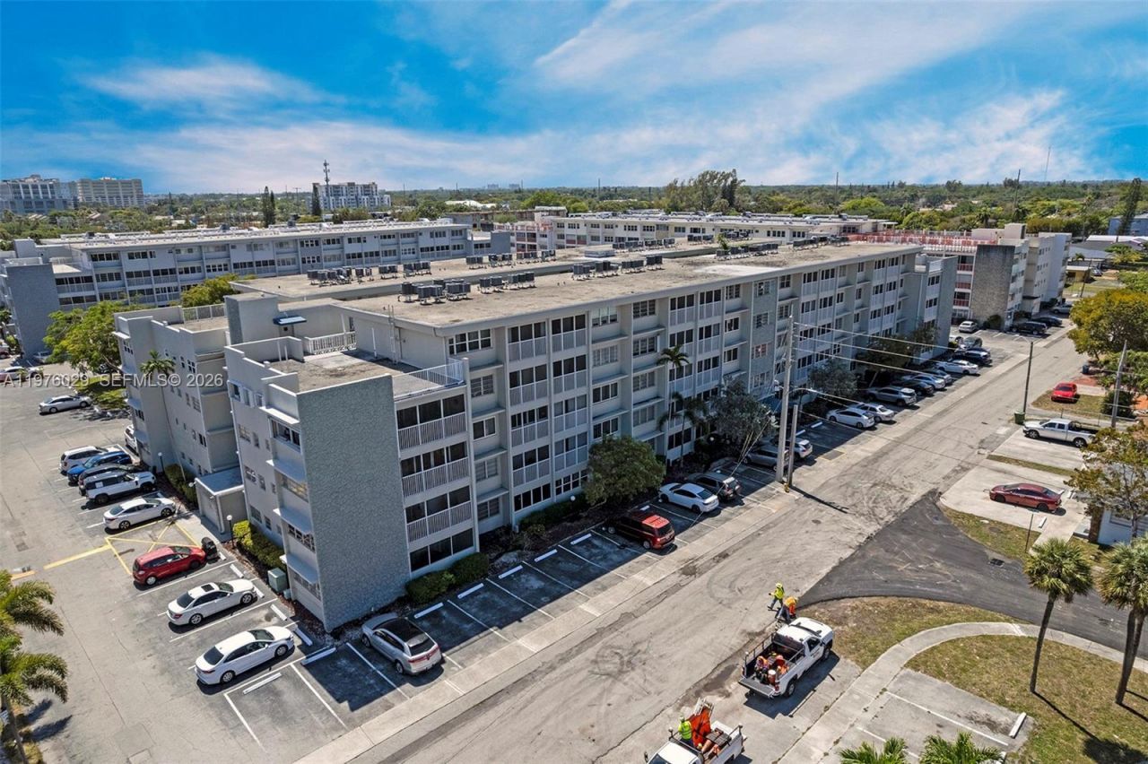 330 SE 2nd St , Unit 103G, Hallandale Beach, FL 33009 Photo