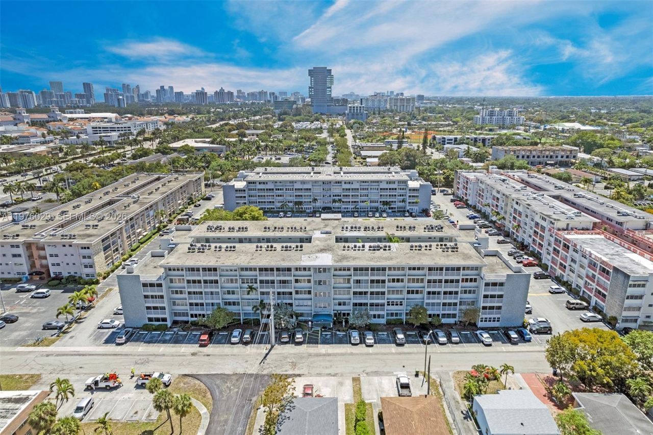 330 SE 2nd St , Unit 103G, Hallandale Beach, FL 33009 Photo