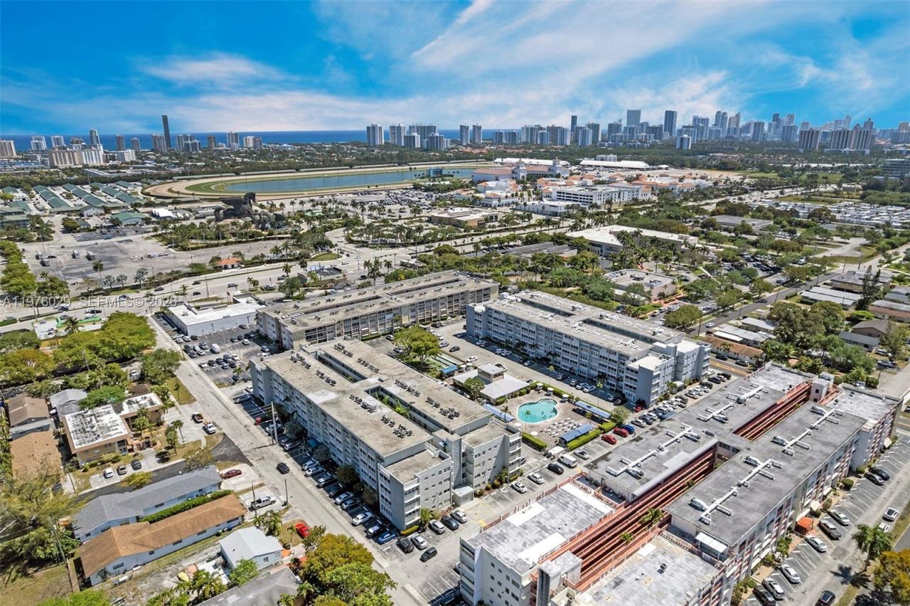 330 SE 2nd St , Unit 103G, Hallandale Beach, FL 33009 Photo