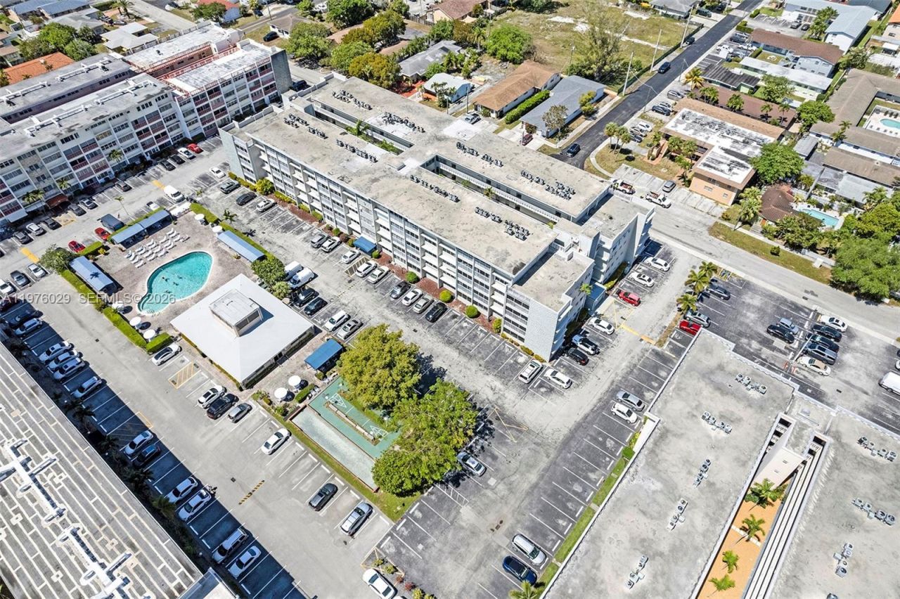 330 SE 2nd St , Unit 103G, Hallandale Beach, FL 33009 Photo
