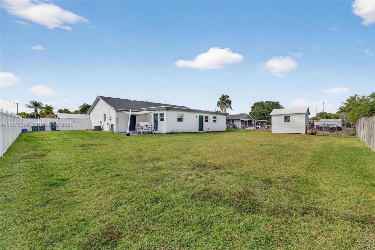 141 Eider Ct , Royal Palm Beach, FL 33411 Photo