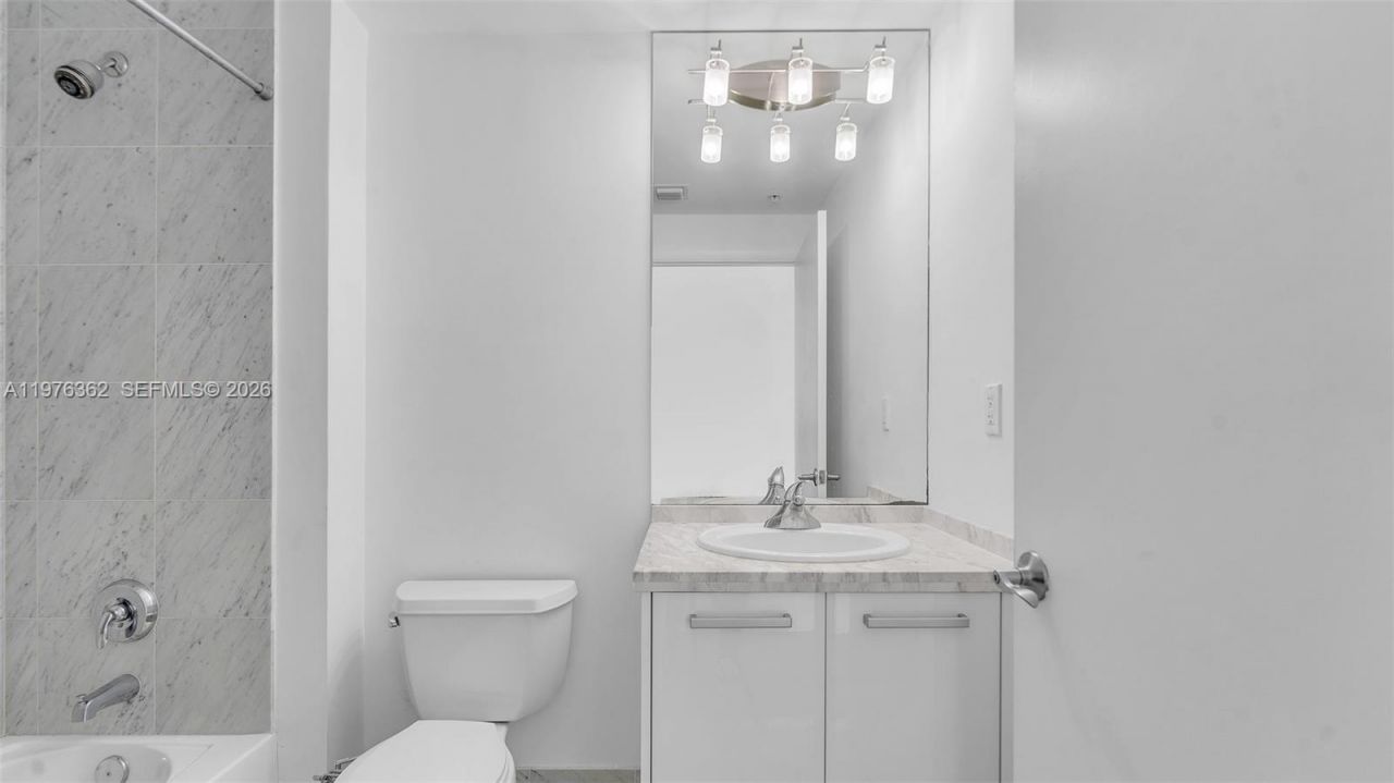 253 NE 2nd St , Unit 2902, Miami, FL 33132 Photo