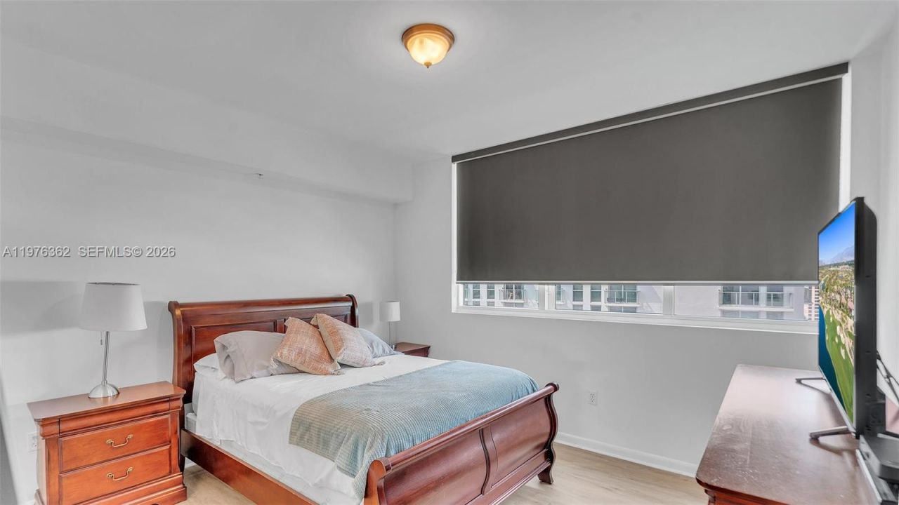 253 NE 2nd St , Unit 2902, Miami, FL 33132 Photo