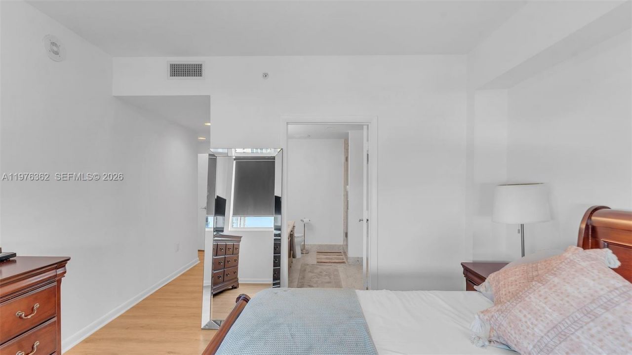 253 NE 2nd St , Unit 2902, Miami, FL 33132 Photo