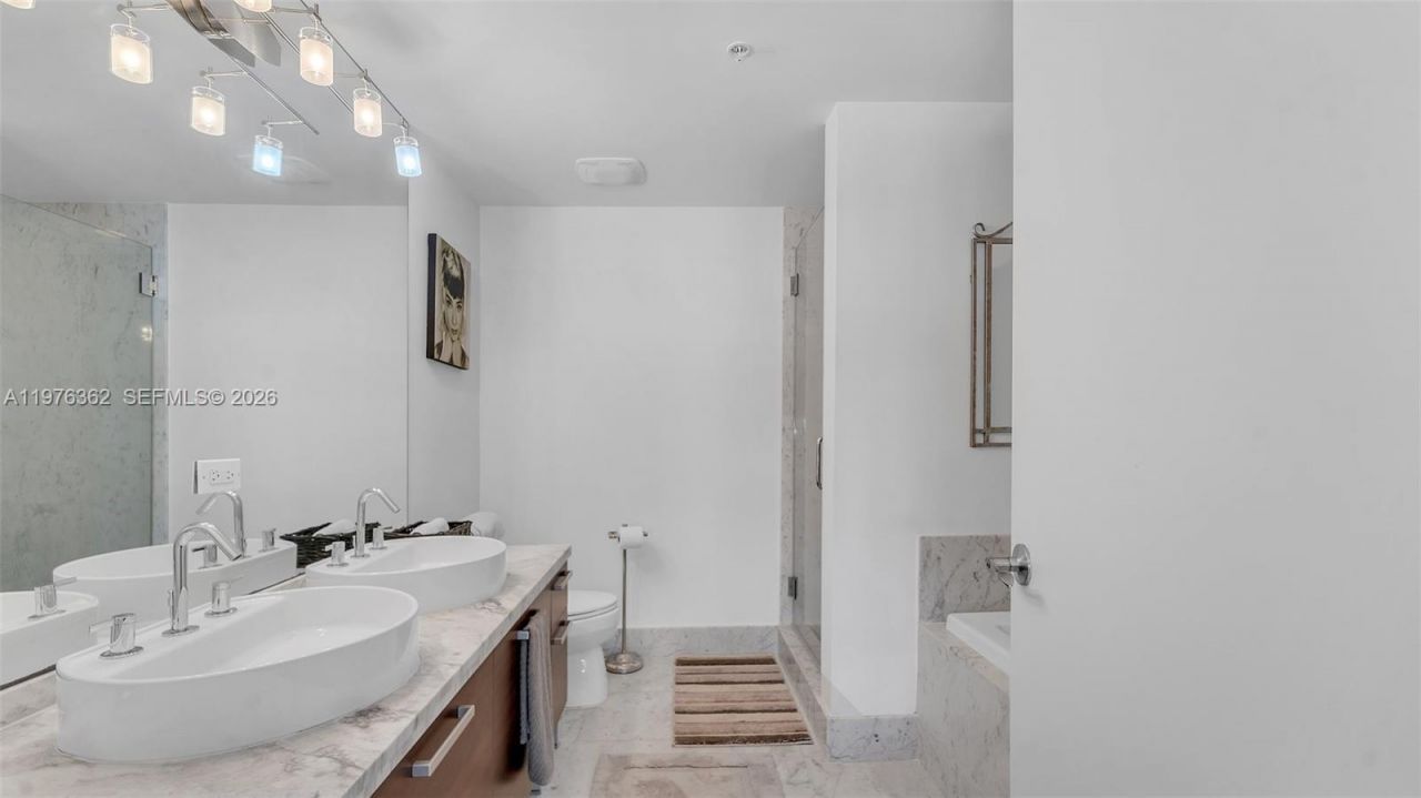 253 NE 2nd St , Unit 2902, Miami, FL 33132 Photo