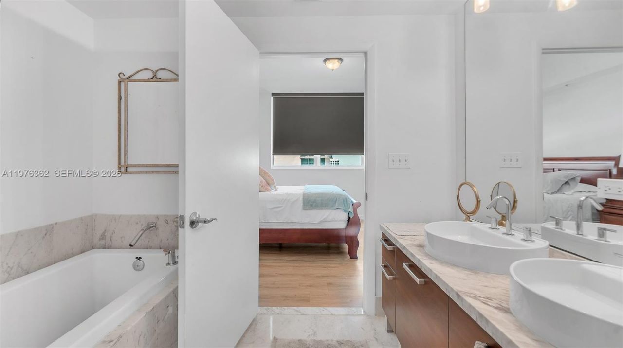 253 NE 2nd St , Unit 2902, Miami, FL 33132 Photo