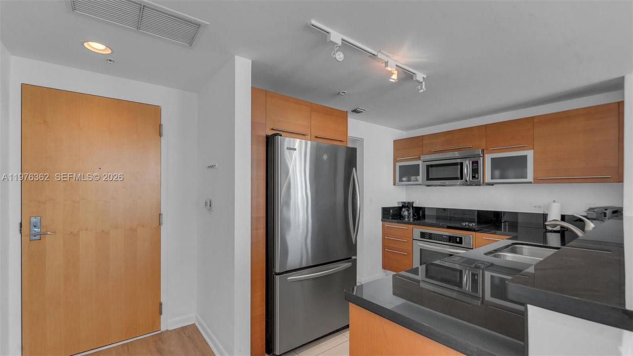 253 NE 2nd St , Unit 2902, Miami, FL 33132 Photo