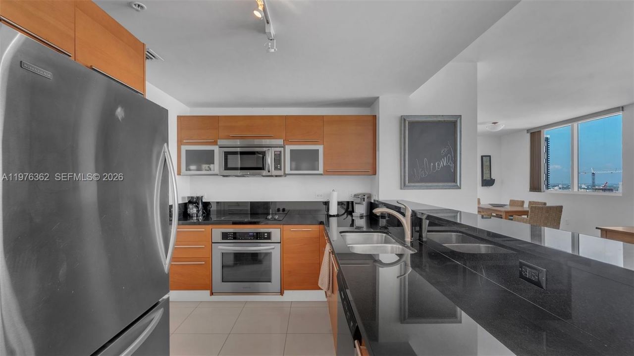 253 NE 2nd St , Unit 2902, Miami, FL 33132 Photo