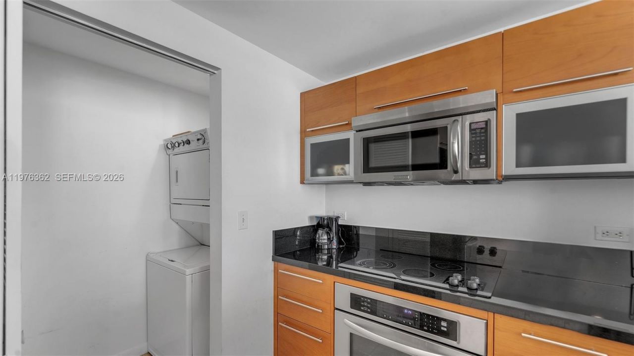 253 NE 2nd St , Unit 2902, Miami, FL 33132 Photo