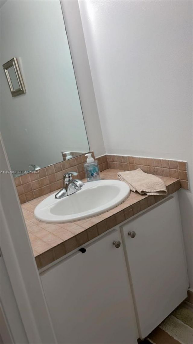 1673 Bay Rd, Unit 303, Miami Beach, FL 33139 Photo