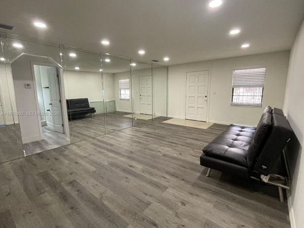 10415 NW 35th Ave , Miami, FL 33147