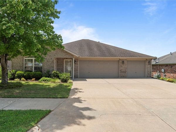 3305 SW Carriageway Avenue , Bentonville, AR 72712