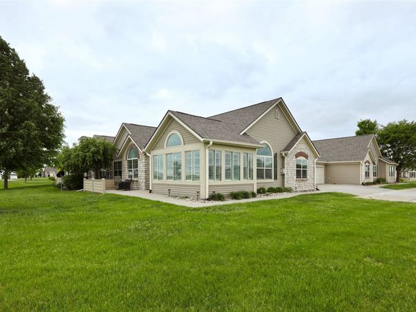 3305 SE Glenstone Drive, Unit 212, Grimes, IA 50111