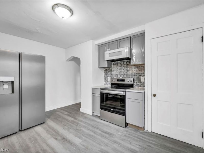 14905 Harvard Avenue , Cleveland, OH 44128 Photo 10