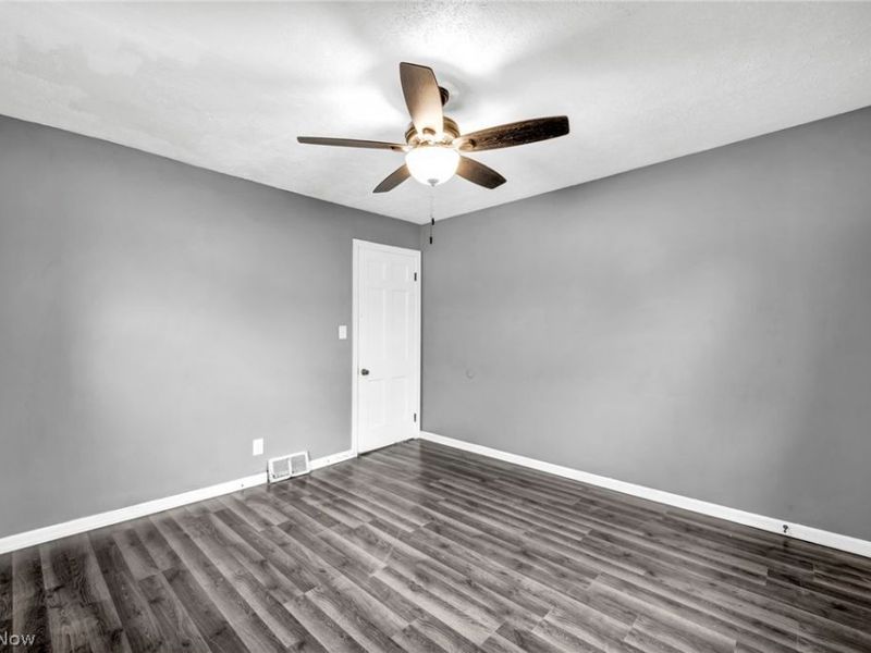 14905 Harvard Avenue , Cleveland, OH 44128 Photo 18