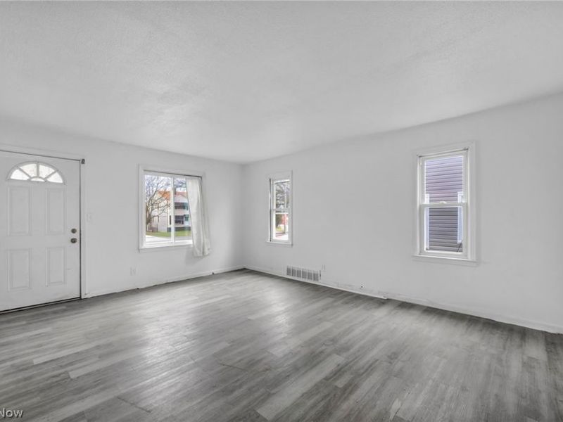 14905 Harvard Avenue , Cleveland, OH 44128 Photo 25