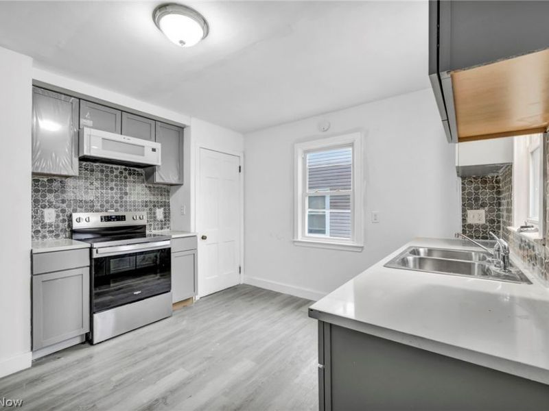 14905 Harvard Avenue , Cleveland, OH 44128 Photo 7