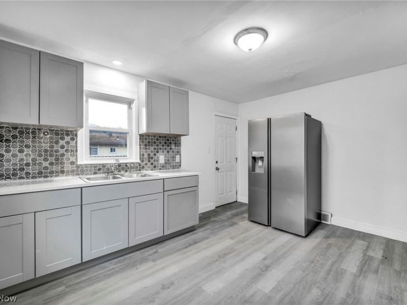 14905 Harvard Avenue , Cleveland, OH 44128 Photo 8