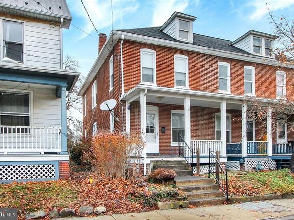 44 E WATER STREET , GETTYSBURG, PA 17325