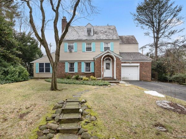 53 Somerset Drive S, Great Neck, NY 11020