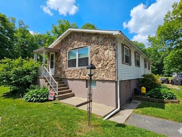 3 Mary Drive, Bloomingburg, NY 12721