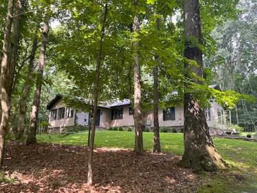 1069 S Hewitt Road, Bowling Green, KY 42103
