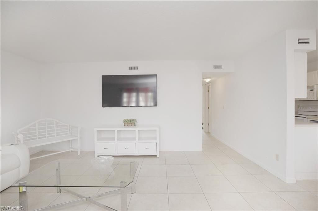 4635 Bayshore Dr, Unit P7, Naples, FL 34112 Photo