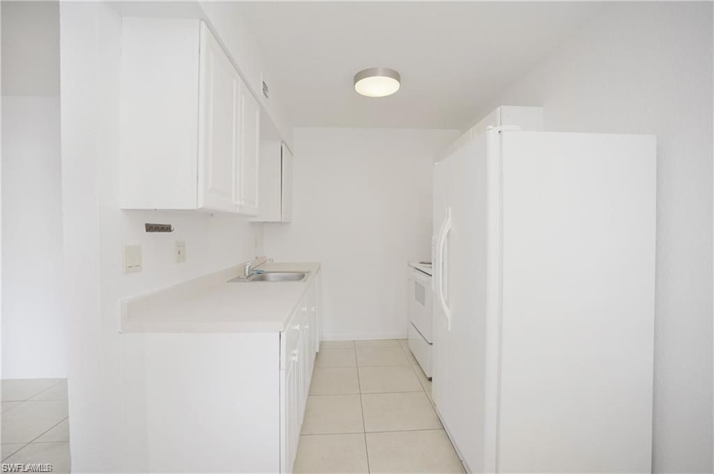 4635 Bayshore Dr, Unit P7, Naples, FL 34112 Photo