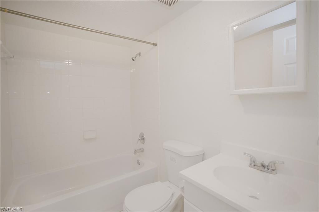 4635 Bayshore Dr, Unit P7, Naples, FL 34112 Photo