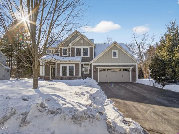 21 Saw Mill Court, Saratoga Springs, NY 12866