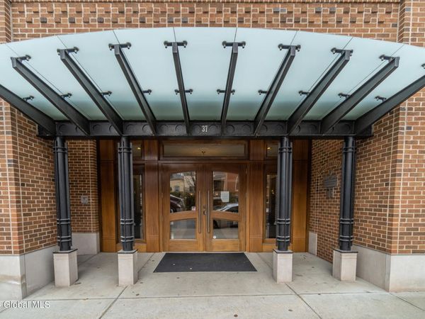 37 Henry Street, Unit APT 401, Saratoga Springs, NY 12866