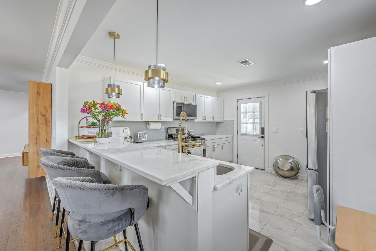 1024 W Recess Road Photo 11