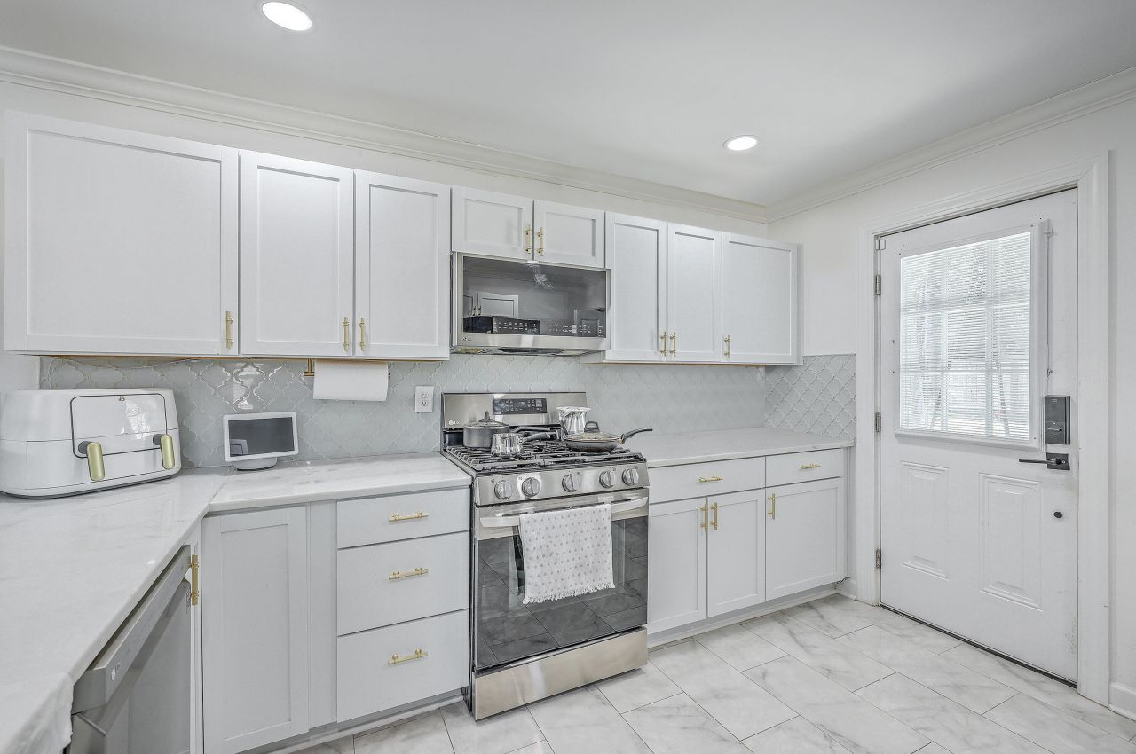 1024 W Recess Road Photo 12