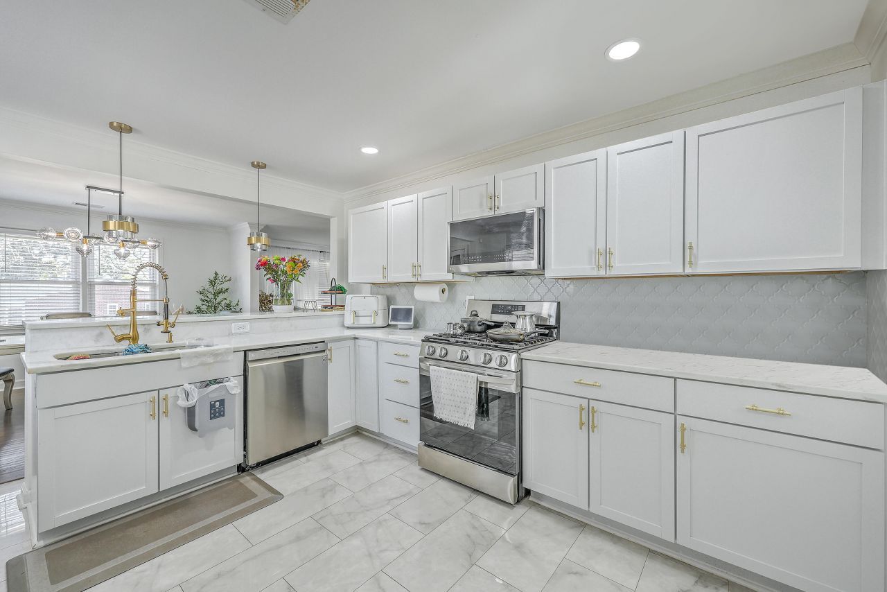 1024 W Recess Road Photo 13