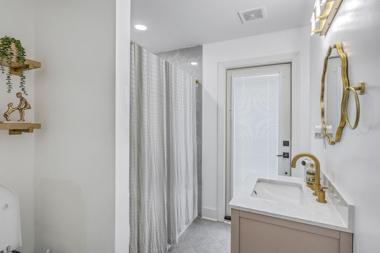 1024 W Recess Road Photo 24