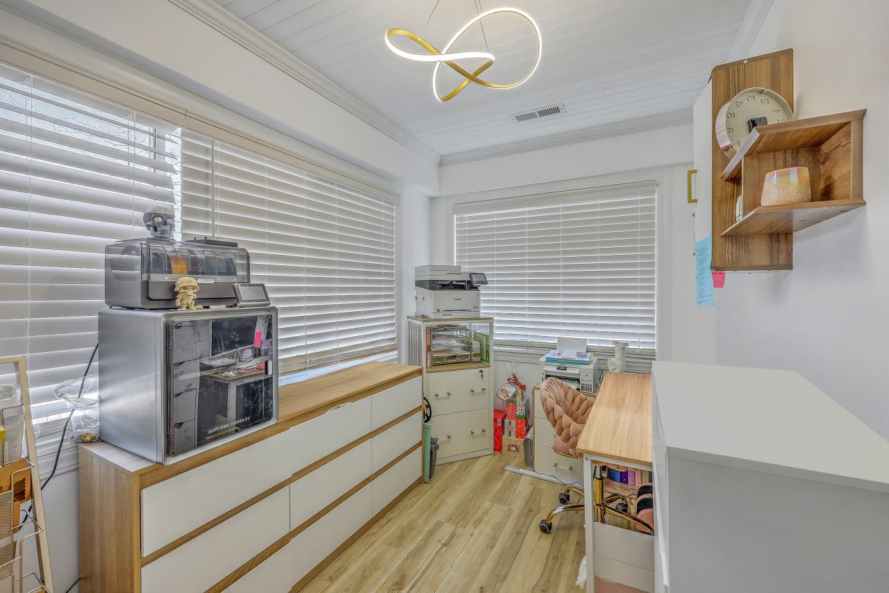 1024 W Recess Road Photo 25