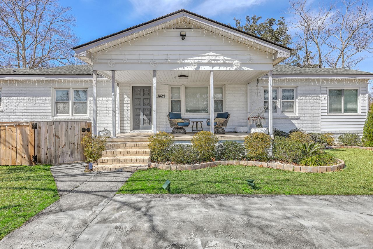 1024 W Recess Road Photo 4