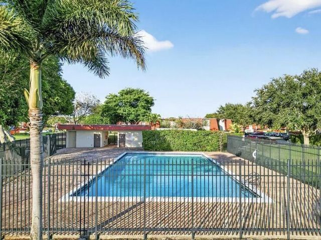 3669 Victoria Drive, West Palm Beach, FL 33406 Photo