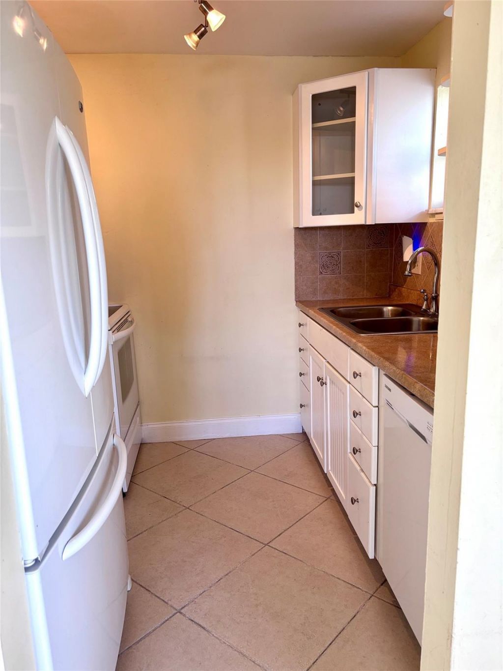 1407 NE 56th Street, Unit 217, Fort Lauderdale, FL 33334 Photo