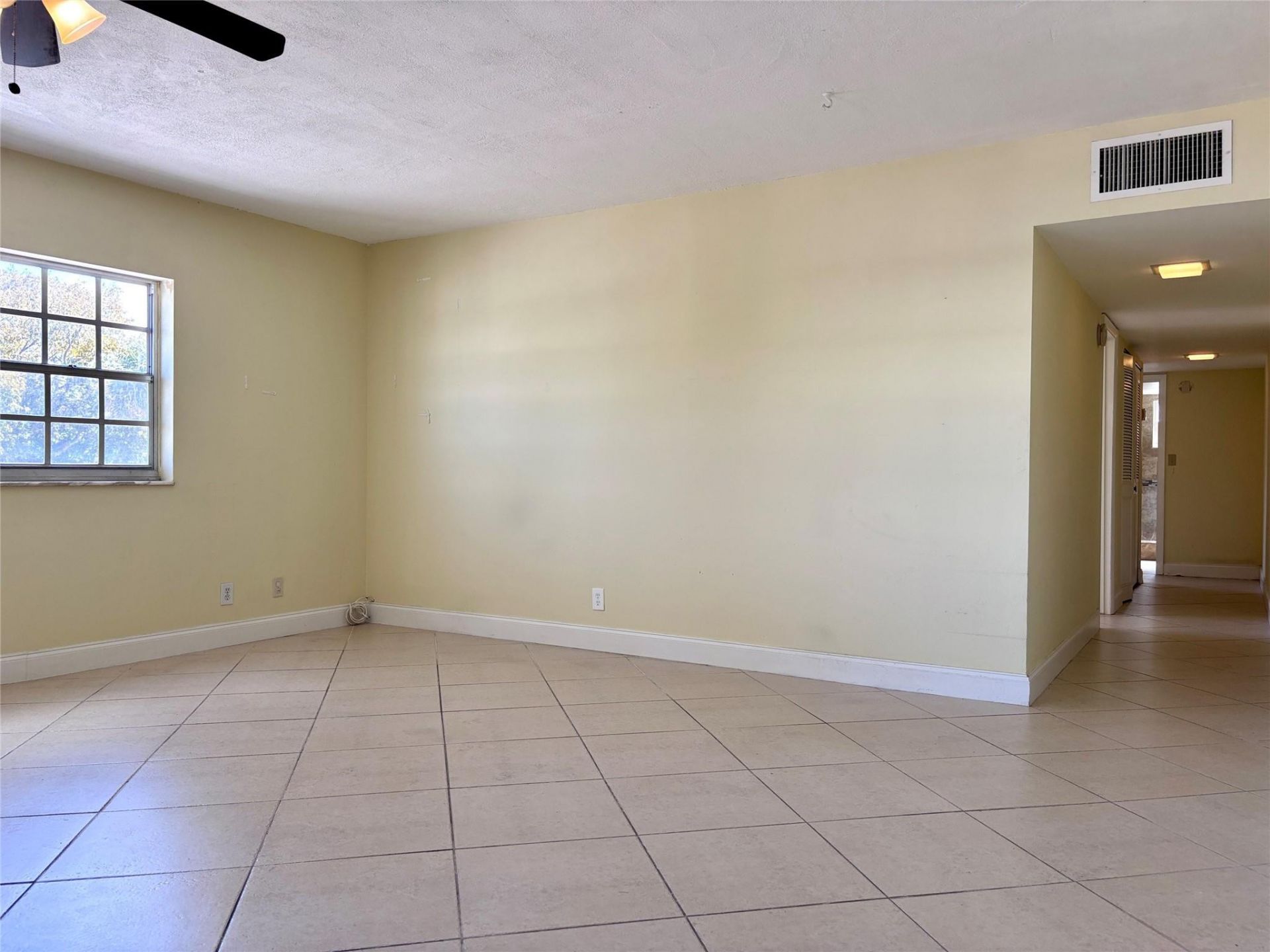 1407 NE 56th Street, Unit 217, Fort Lauderdale, FL 33334 Photo