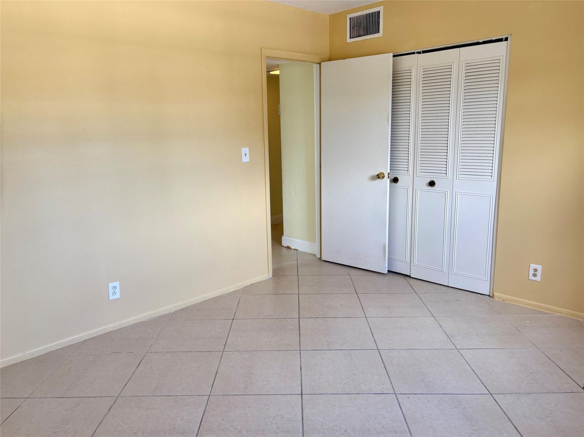 1407 NE 56th Street, Unit 217, Fort Lauderdale, FL 33334 Photo