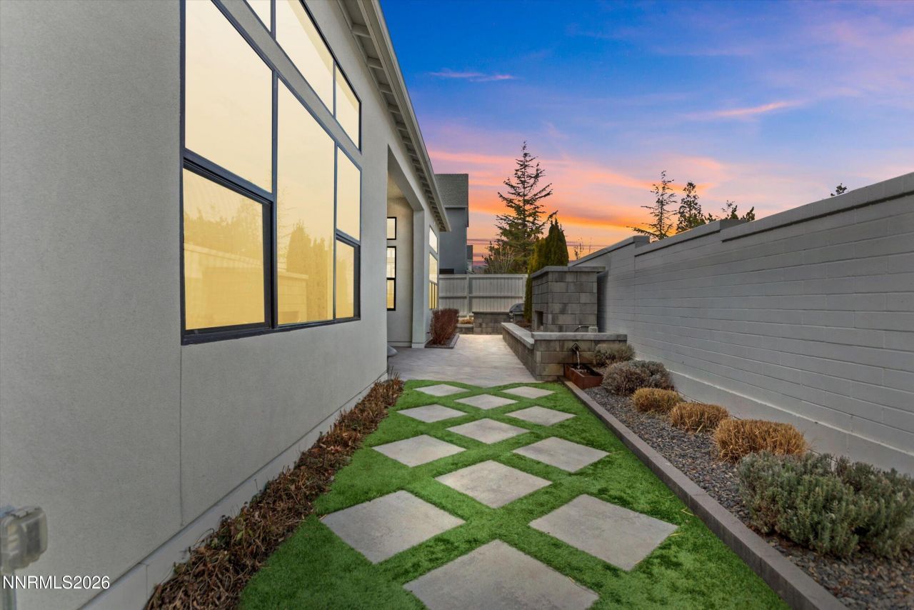 715 W Pleasant Oak Trail, Reno, NV 89511 Photo