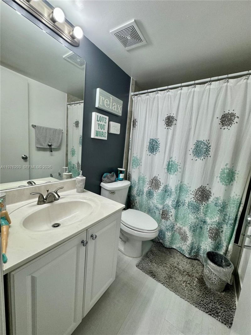 2711 Ocean Club Blvd, Unit 202, Dania Beach, FL 33019 Photo