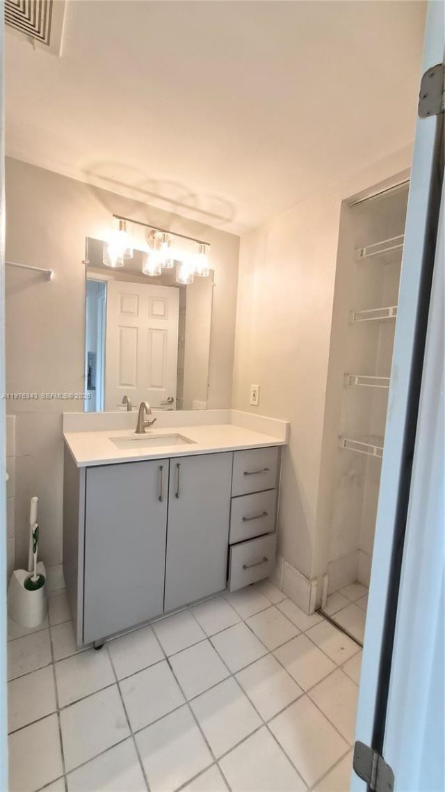 7220 Fairway Dr, Unit G8, Miami Lakes, FL 33014 Photo