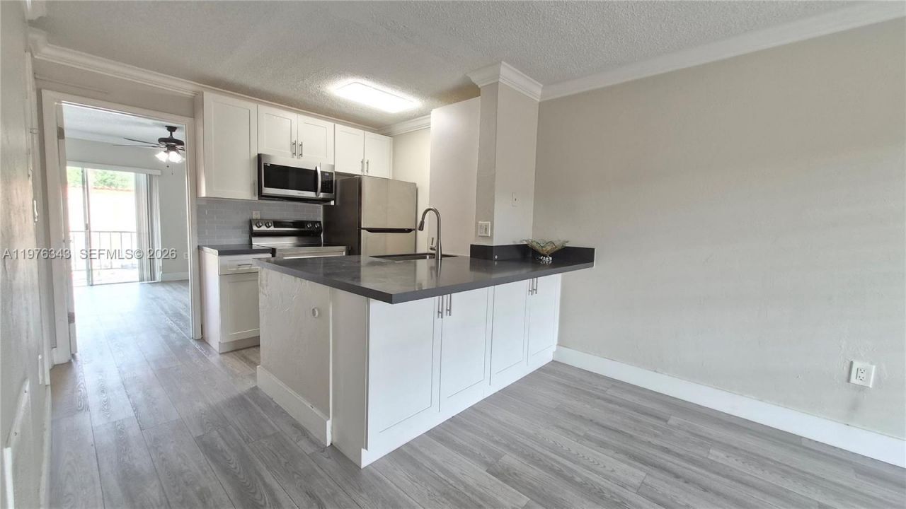 7220 Fairway Dr, Unit G8, Miami Lakes, FL 33014 Photo