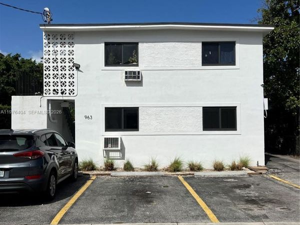963 NW 5th St , Unit 3, Miami, FL 33128