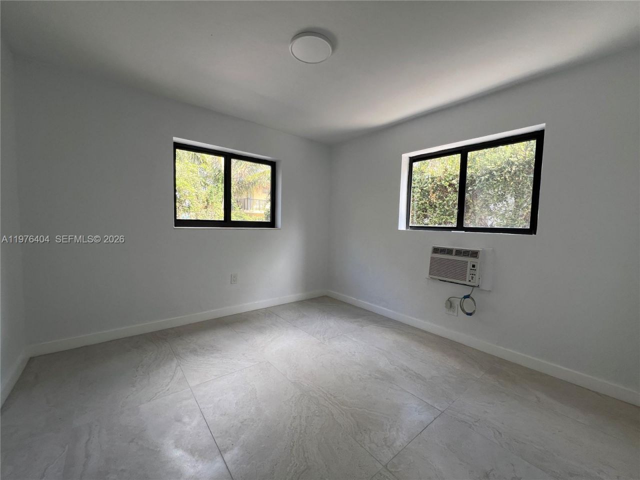 963 NW 5th St , Unit 3, Miami, FL 33128 Photo