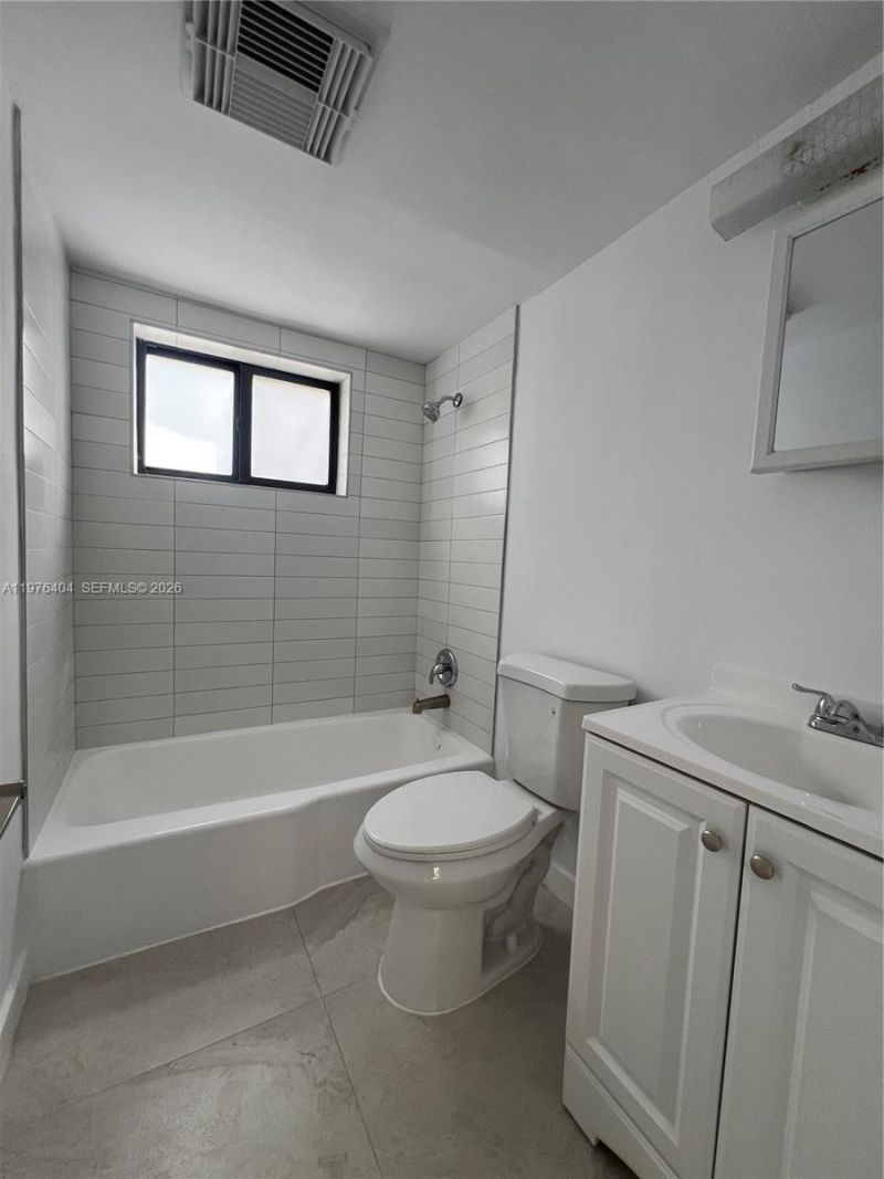 963 NW 5th St , Unit 3, Miami, FL 33128 Photo
